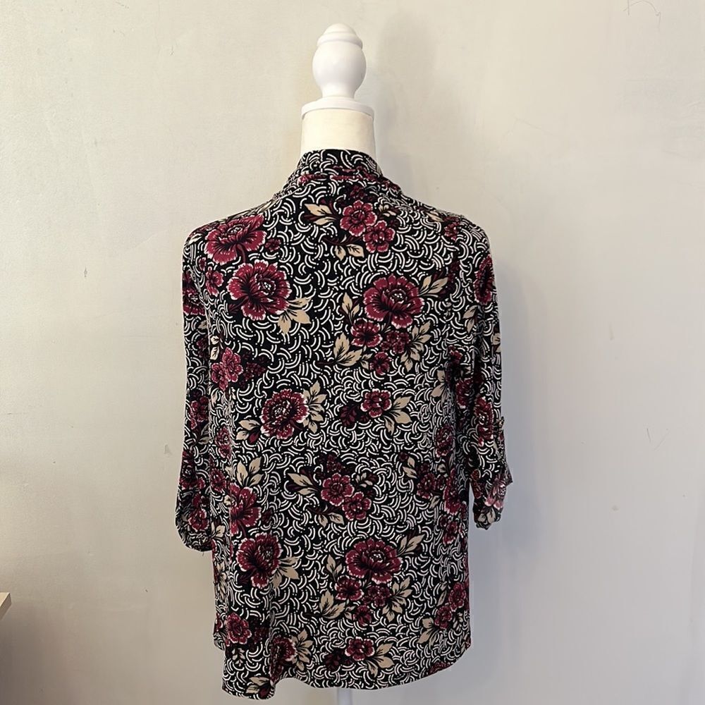 By design knit double layer black and floral blouse Size S New - Picture 5 of 9